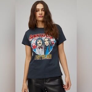 Daydreamer Sonny + Cher 100% Cotton Graphic Tee, size large.